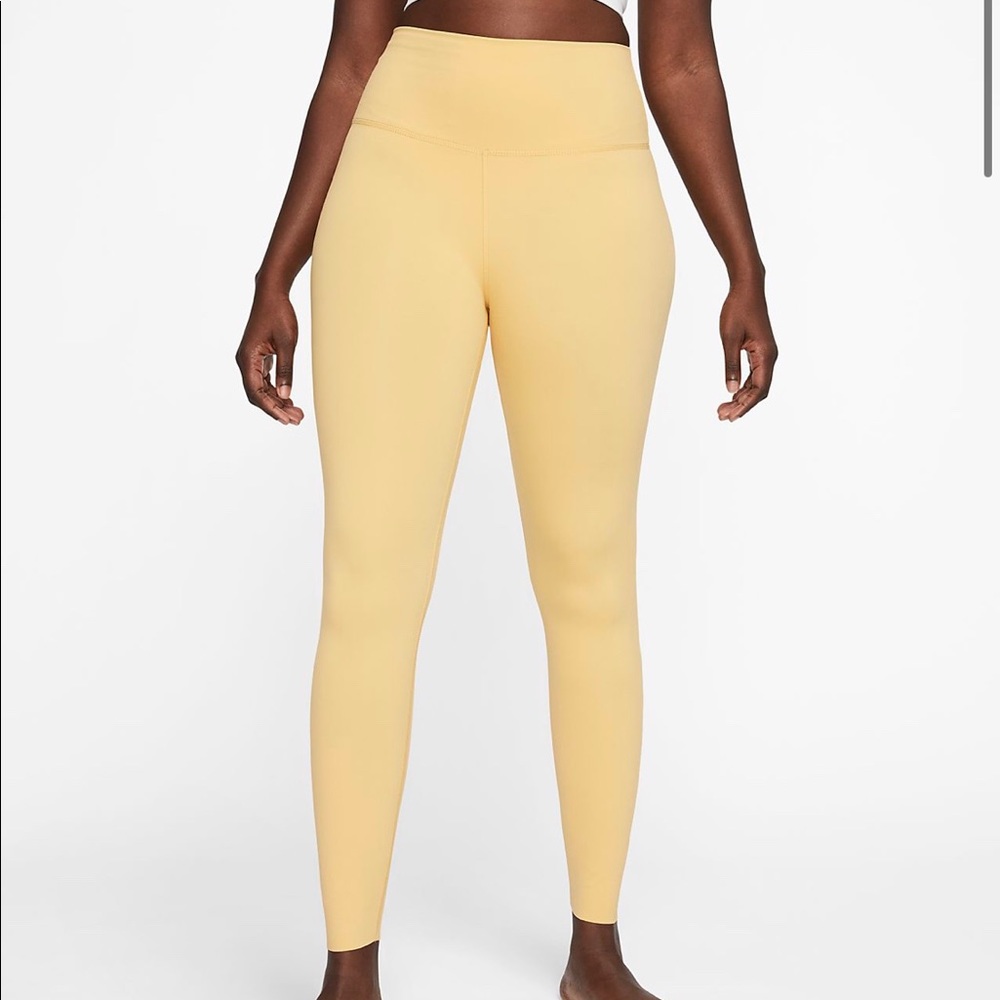 NWOT Nike Women’s Yoga Luxe Infinalon Tights M